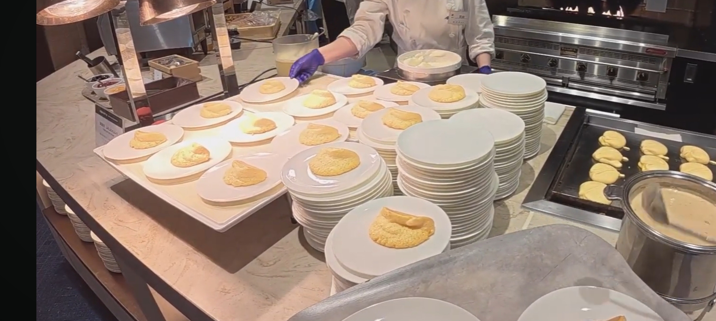 杉乃井ホテル　宙館・バイキングイメージ