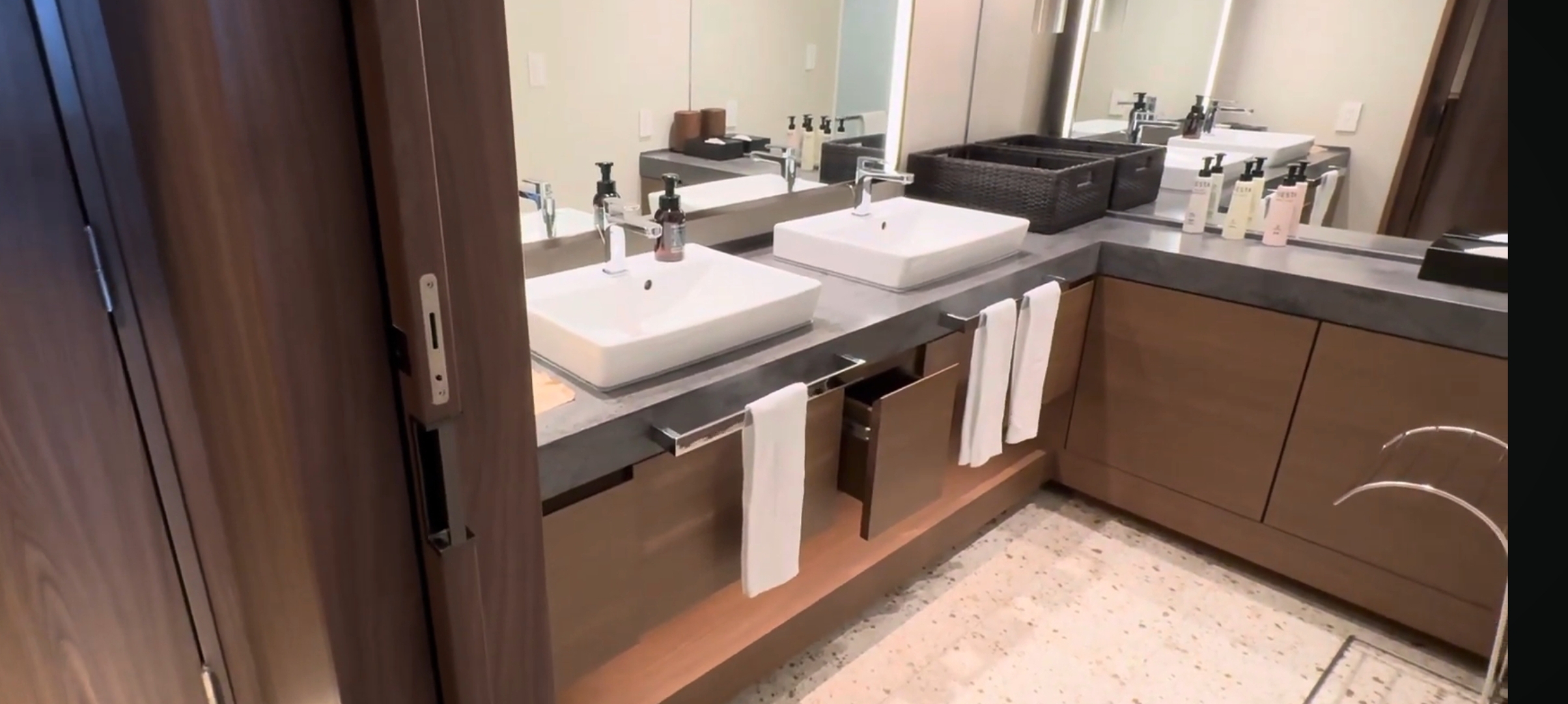 ���T��z�e������ �W�]�I�V���C�E�o�C�L���O�E�q���C���[�W